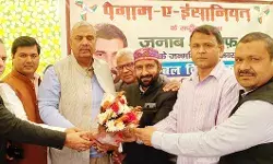 जन्मदिन पर दिया इंसानियत का पैगाम - गरीबों को बांटे कम्बल जन्मदिन पर दिया इंसानियत का पैगाम - गरीबों को बांटे कम्बल