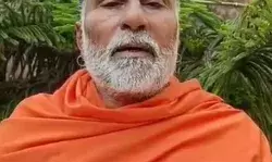 यशवीर महाराज की धमकी के बाद पुलिस ने इस गांव प्रधान को किया गिरफ्तार यशवीर महाराज की धमकी के बाद पुलिस ने इस गांव प्रधान को किया गिरफ्तार