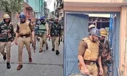 संभल हिंसा के आरोपियों के घरों पर पुलिस की दबिश-स्मैक की पुड़िया बरामद संभल हिंसा के आरोपियों के घरों पर पुलिस की दबिश-स्मैक की पुड़िया बरामद