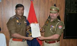 एसएसपी अभिषेक सिंह ने निरीक्षक कर्मवीर को गृहमंत्री पदक से सम्मानित एसएसपी अभिषेक सिंह ने निरीक्षक कर्मवीर को गृहमंत्री पदक से सम्मानित