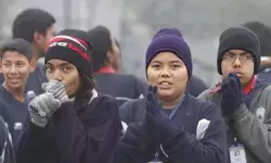 सर्दी का सितम- UP के कई शहरों में पांचवी तक के स्कूल बंद सर्दी का सितम- UP के कई शहरों में पांचवी तक के स्कूल बंद