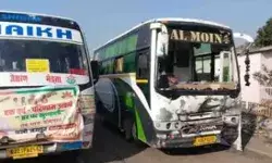 टोल प्लाजा पर भाजपाइयों की बसें आपस में भिड़ी- मची चीख पुकार टोल प्लाजा पर भाजपाइयों की बसें आपस में भिड़ी- मची चीख पुकार