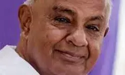 संविधान ने उसके साथ खिलवाड़ करने वालों को दंडित किया- देवेगौड़ा संविधान ने उसके साथ खिलवाड़ करने वालों को दंडित किया- देवेगौड़ा