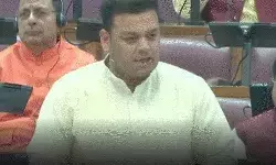 शिक्षक बनने के सपने देख रहे युवाओं के अरमानों पर मंत्री ने फेरा पानी शिक्षक बनने के सपने देख रहे युवाओं के अरमानों पर मंत्री ने फेरा पानी