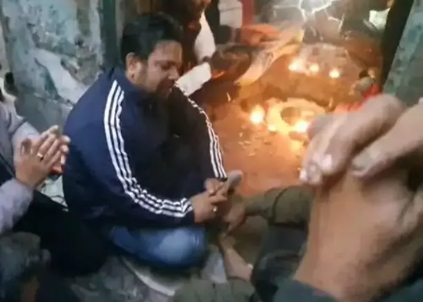 49 साल बाद मिले शिव मंदिर में शुरू हुई पूजा अर्चना- किया हनुमान चालीसा पाठ 49 साल बाद मिले शिव मंदिर में शुरू हुई पूजा अर्चना- किया हनुमान चालीसा पाठ