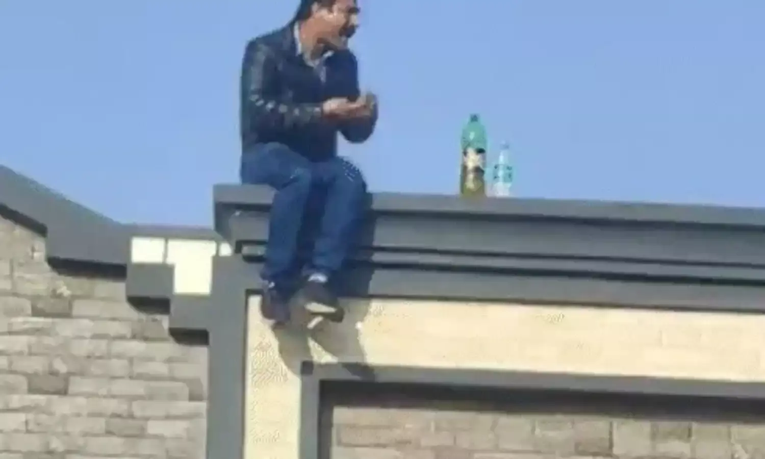 नगर निगम चुनाव-पेट्रोल डालकर BJP कैंडिडेट का सुसाइड का प्रयास