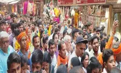 बांके बिहारी के दर्शन को हिदायत जारी- बुजुर्गों एवं बच्चों को नहीं लाएं बांके बिहारी के दर्शन को हिदायत जारी- बुजुर्गों एवं बच्चों को नहीं लाएं