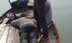 घर से नाराज होकर निकली युवती ने यमुना पुल से लगाई छलांग घर से नाराज होकर निकली युवती ने यमुना पुल से लगाई छलांग