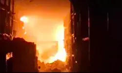 दुकान में लगी आग में नगदी सहित लाखों का सामान जलकर हुआ खाक दुकान में लगी आग में नगदी सहित लाखों का सामान जलकर हुआ खाक