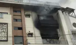 डॉक्टर की कोठी में लगी आग से इलाका हुआ धुआं ही धुआं डॉक्टर की कोठी में लगी आग से इलाका हुआ धुआं ही धुआं