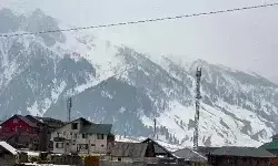 प्रकृति के करवट बदलते ही बर्फबारी- दो नेशनल हाईवे समेत 30 सड़कें... प्रकृति के करवट बदलते ही बर्फबारी- दो नेशनल हाईवे समेत 30 सड़कें...