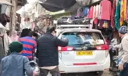 गूगल मैप की लोकेशन ने परिवार को बीच बाजार फंसाया- जिम कॉर्बेट.. गूगल मैप की लोकेशन ने परिवार को बीच बाजार फंसाया- जिम कॉर्बेट..