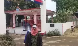 लो कर लो बात- जनाब खा रहे थे एगरोल- कोई उड़ा ले गया दारू का पैग लो कर लो बात- जनाब खा रहे थे एगरोल- कोई उड़ा ले गया दारू का पैग