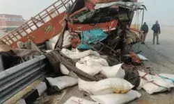 टूटा कोहरे का कहर-ट्रक के डिवाइडर से टकराते ही आपस में भिड़ी 6 गाड़ियां