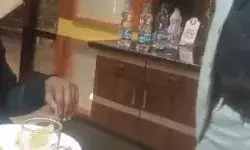 लो कर लो बात- मंगाया था पनीर- सपा नेता के होटल में परोस दिया चिकन लो कर लो बात- मंगाया था पनीर- सपा नेता के होटल में परोस दिया चिकन