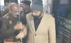 जिम के बाहर घमासान- बाहर निकले युवकों पर अटैक- दो की हत्या जिम के बाहर घमासान- बाहर निकले युवकों पर अटैक- दो की हत्या