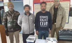 समाज को बर्बाद कर रहे दो सट्टेबाज खाईबाड़ी करते गिरफ्तार समाज को बर्बाद कर रहे दो सट्टेबाज खाईबाड़ी करते गिरफ्तार