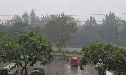 सुबह से हो रही बारिश में कराया ठंड का एहसास गरीबों पर पड़ी बारिश की मार