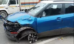 हाईवे पर हादसा- फ्लावर के नजदीक तीन गाड़ियों की जबरदस्त टक्कर