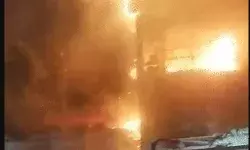 मल्टी स्टोरी बिल्डिंग में लगी आग- होटल में ठहरे पर्यटकों में मची..... मल्टी स्टोरी बिल्डिंग में लगी आग- होटल में ठहरे पर्यटकों में मची.....