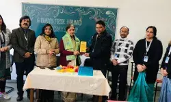 हैंड प्रिंटिंग कार्यशाला में स्टूडेंट ने सीखा कपड़ों पर डिजाइन बनाना