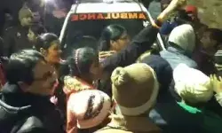 झड़प के बाद पुलिस ने दिखाई ताकत- भाजपा नेता को हवालात में डाला झड़प के बाद पुलिस ने दिखाई ताकत- भाजपा नेता को हवालात में डाला
