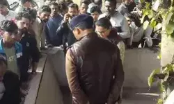 असामाजिक तत्वों की घिनौनी करतूत- धर्म स्थल में तोड़फोड़- माता की... असामाजिक तत्वों की घिनौनी करतूत- धर्म स्थल में तोड़फोड़- माता की...