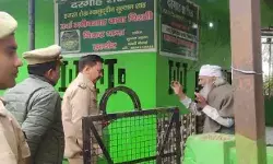 मजार में घुसे युवक ने लगाई आग- मचा हड़कंप- पुलिस को सौंपा युवक