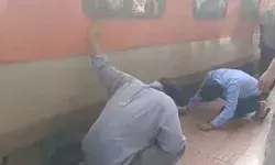 राजधानी एक्सप्रेस के कोच से निकला धुआं- भीतर बैठे यात्रियों में हड़कंप राजधानी एक्सप्रेस के कोच से निकला धुआं- भीतर बैठे यात्रियों में हड़कंप