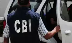 सीबीआई का छापा- TRAI का अधिकारी रिश्वत लेते गिरफ्तार सीबीआई का छापा- TRAI का अधिकारी रिश्वत लेते गिरफ्तार
