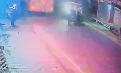 ओवरटेक करते समय हादसा-ई रिक्शा को 50 मीटर घसीट ले गया ट्रक