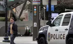 ट्रक से कुचलने के बाद अब अमेरिका में पब्लिक की भीड़ पर गोलीबारी ट्रक से कुचलने के बाद अब अमेरिका में पब्लिक की भीड़ पर गोलीबारी