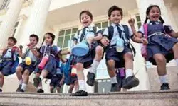 सर्दी का सितम जारी- DM के निर्देश पर 11 जनवरी तक कर दिए स्कूल बंद सर्दी का सितम जारी- DM के निर्देश पर 11 जनवरी तक कर दिए स्कूल बंद