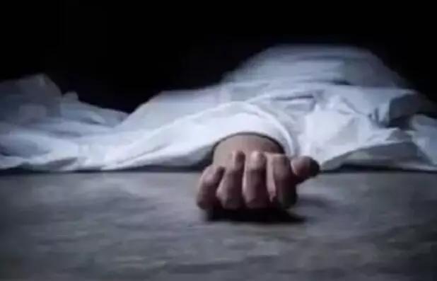 मोबाइल चलाने पर लगी डांट से क्षुब्ध किशोर ने किया ऐसा काम- मचा कोहराम मोबाइल चलाने पर लगी डांट से क्षुब्ध किशोर ने किया ऐसा काम- मचा कोहराम