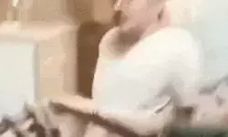 लीकेज के बाद धमाका- गैस सिलेंडर ब्लास्ट में दीवारे खिड़कियां टूटी लीकेज के बाद धमाका- गैस सिलेंडर ब्लास्ट में दीवारे खिड़कियां टूटी