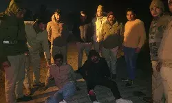 घरों को खंगालकर ले जा रहे चोरों से मुठभेड़- दो चोर हुए मिस्टर लंगड़े घरों को खंगालकर ले जा रहे चोरों से मुठभेड़- दो चोर हुए मिस्टर लंगड़े