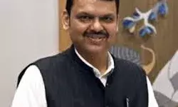 नागरिकों को घर बैठे सेवाएँ उपलब्ध कराने के लिए IT विभाग पहल करे-फड़णवीस नागरिकों को घर बैठे सेवाएँ उपलब्ध कराने के लिए IT विभाग पहल करे-फड़णवीस