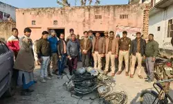 पुलिस फोर्स के साथ विद्युत विभाग की छापेमारी- बड़े पैमाने पकडी बिजली..