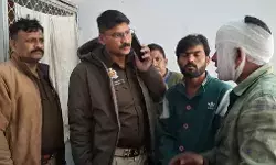 दिनदहाड़े प्राविधिक सहायक से लूट- आंखों में डाली मिर्ची- डंडे से.... दिनदहाड़े प्राविधिक सहायक से लूट- आंखों में डाली मिर्ची- डंडे से....