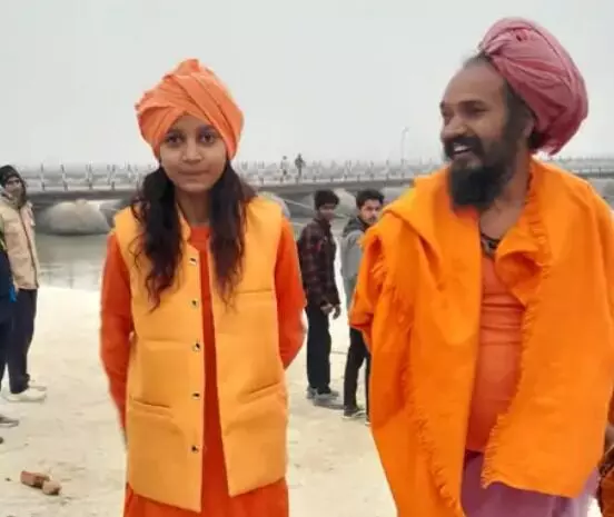 13 साल की लड़की का 6 दिन में ही सन्यास वापस- दीक्षा दिलाने वाले महंत.. 13 साल की लड़की का 6 दिन में ही सन्यास वापस- दीक्षा दिलाने वाले महंत..