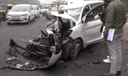 दो कारों के बीच आमने सामने की टक्कर- एक की मौत- ड्राइवर फरार दो कारों के बीच आमने सामने की टक्कर- एक की मौत- ड्राइवर फरार