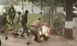 SSP दफ्तर में आत्मदाह की कोशिश करने वाले की हो गई मौत SSP दफ्तर में आत्मदाह की कोशिश करने वाले की हो गई मौत