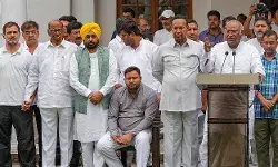 शरद पवार का कांग्रेस को झटका- बोले केजरीवाल की करनी चाहिए मदद शरद पवार का कांग्रेस को झटका- बोले केजरीवाल की करनी चाहिए मदद