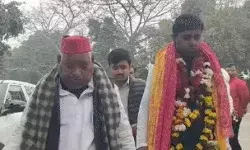हनुमान मंदिर में पूजन के बाद सपा प्रत्याशी ने दाखिल किया नामांकन हनुमान मंदिर में पूजन के बाद सपा प्रत्याशी ने दाखिल किया नामांकन