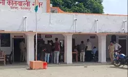 बाइक सवार दंपति से लूट- बदमाशों ने चाकू की नोंक पर लूटे जेवर व मोबाइल बाइक सवार दंपति से लूट- बदमाशों ने चाकू की नोंक पर लूटे जेवर व मोबाइल