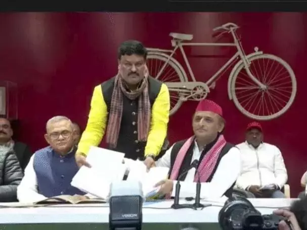 बोले अखिलेश- किसी की सगी नहीं है भाजपा- किसानों से छीन रही जमीन बोले अखिलेश- किसी की सगी नहीं है भाजपा- किसानों से छीन रही जमीन