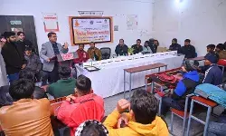 अलअक्सा इंटरनेशनल प्राइवेट आईटीआई ने 41 छात्रों को बांटे टेबलेट