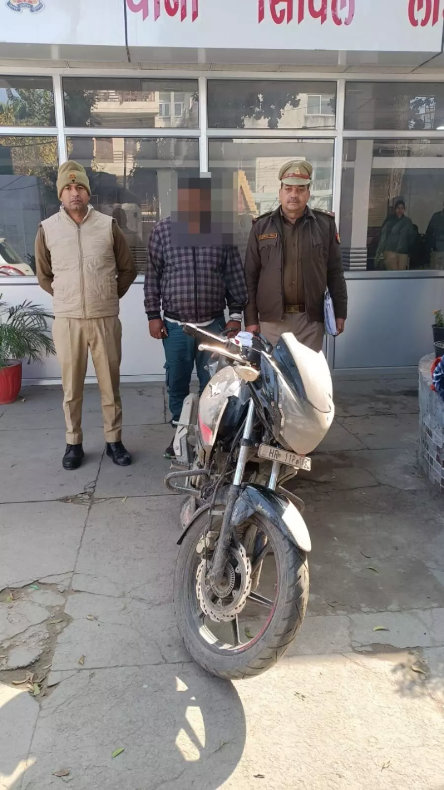 अपाचे पर सवार होकर एटीएम ठगी करने वाला लगा पुलिस के हाथ
