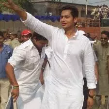 पूर्व मंत्री नसीमुद्दीन के बेटे की पॉलिटिक्स में एंट्री- कांग्रेस ने दिया टिकट पूर्व मंत्री नसीमुद्दीन के बेटे की पॉलिटिक्स में एंट्री- कांग्रेस ने दिया टिकट