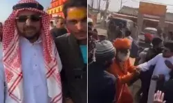 महाकुंभ में REEL बना रहे शेख साहब का साधुओं ने चिमटे से ठुकाई कर.. महाकुंभ में REEL बना रहे शेख साहब का साधुओं ने चिमटे से ठुकाई कर..